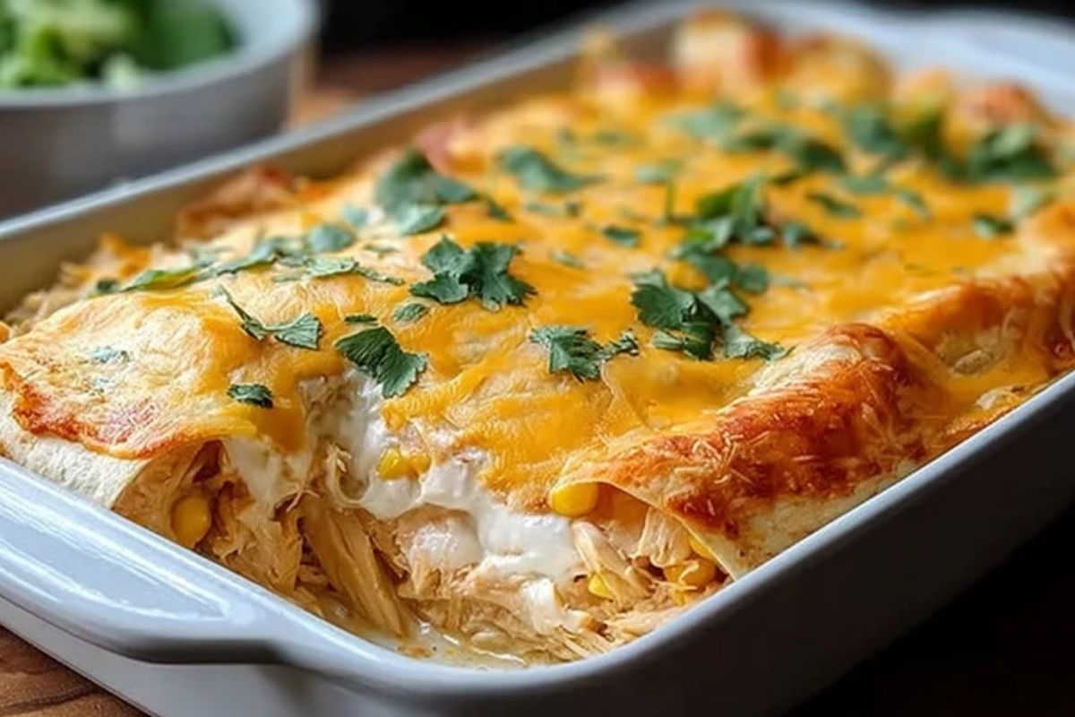 Weiße Hühnchen-Enchilada-Auflauf