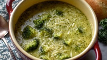 Hausgemachte Italienische Broccolisuppe