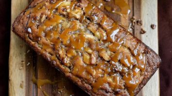 Karamellisierter Apfelkuchen Brot