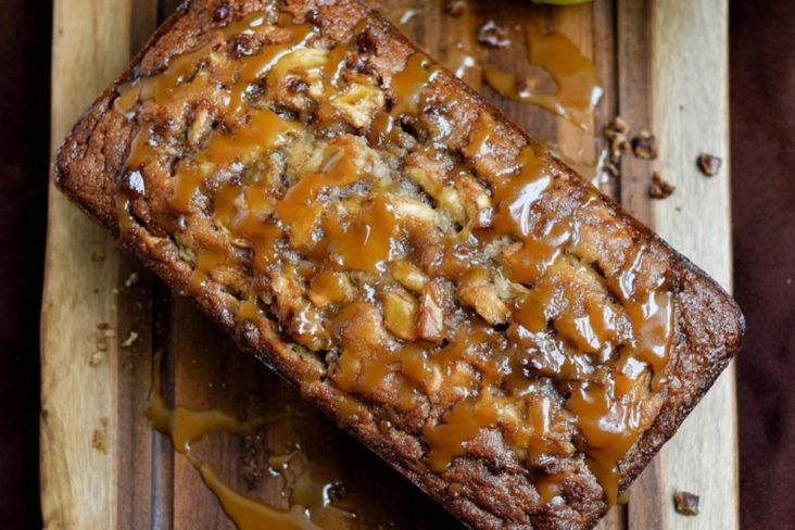 Karamellisierter Apfelkuchen Brot