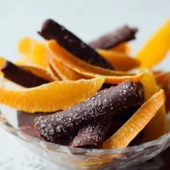 Schokoladenüberzogene Orangenschalen